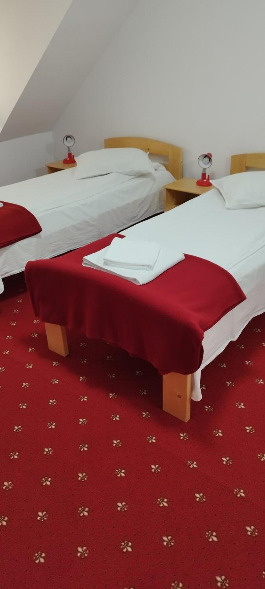 Randevú Panzió Hotel Csíkszereda Kültér fotó