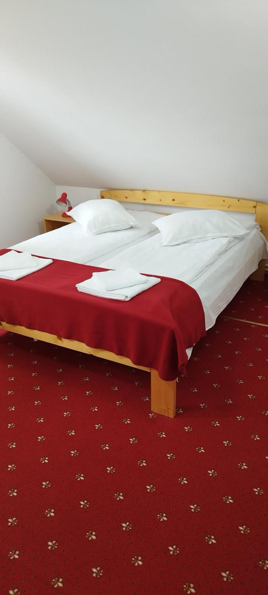 Randevú Panzió Hotel Csíkszereda Kültér fotó