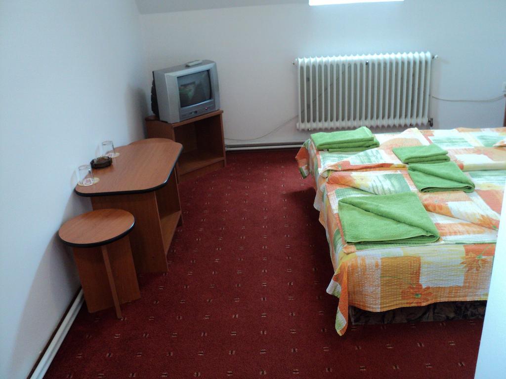 Randevú Panzió Hotel Csíkszereda Kültér fotó