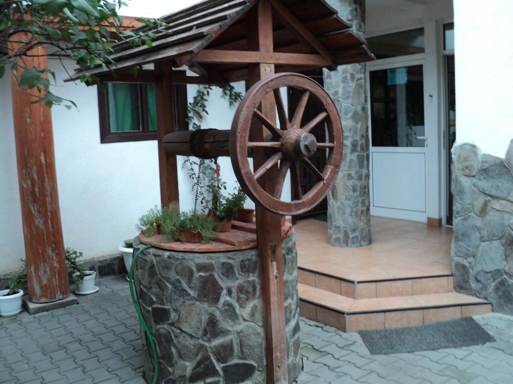 Randevú Panzió Hotel Csíkszereda Kültér fotó